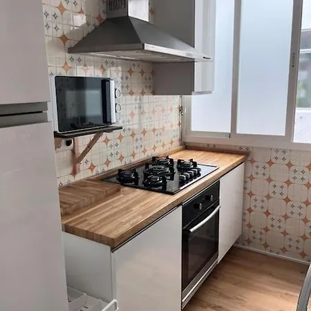 Apto. En La Playa Del Parque Natural Turunos Apartman *